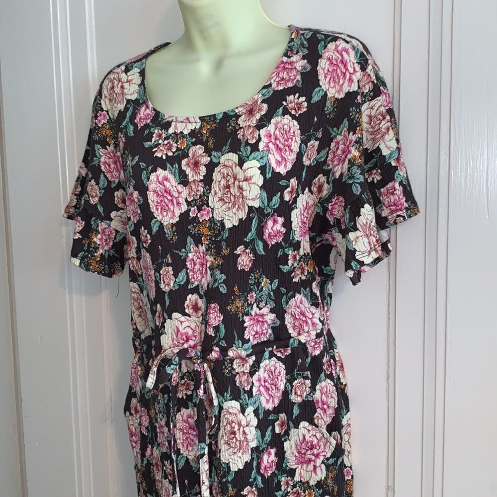 NWT Xhiliration crinkle cloth floral summer dress‎ - Picture 4 of 10